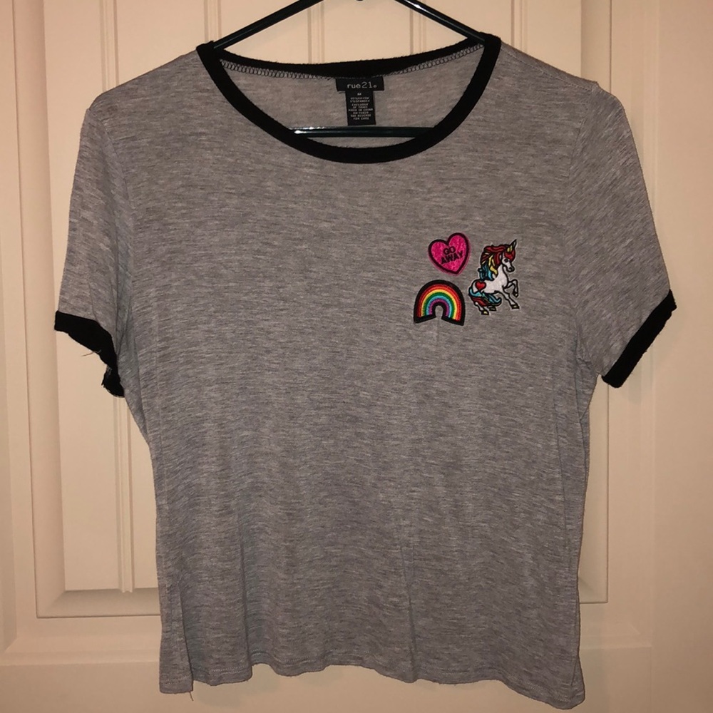 Gray rainbow t-shirt
